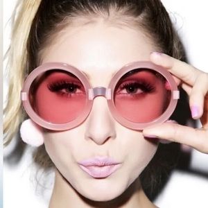 NWT Barbie Loves Wildfox Pink Malibu Barbie Sunglasses
